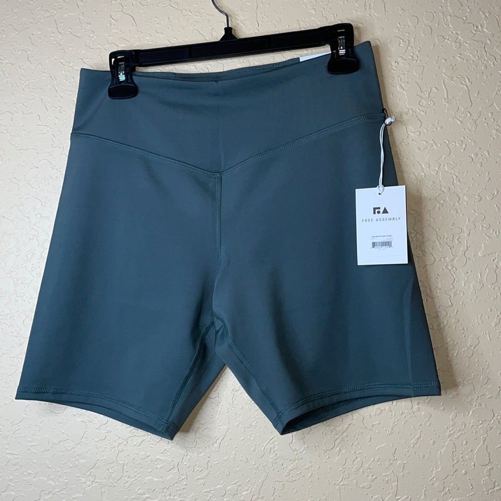 Free assembly biker shorts